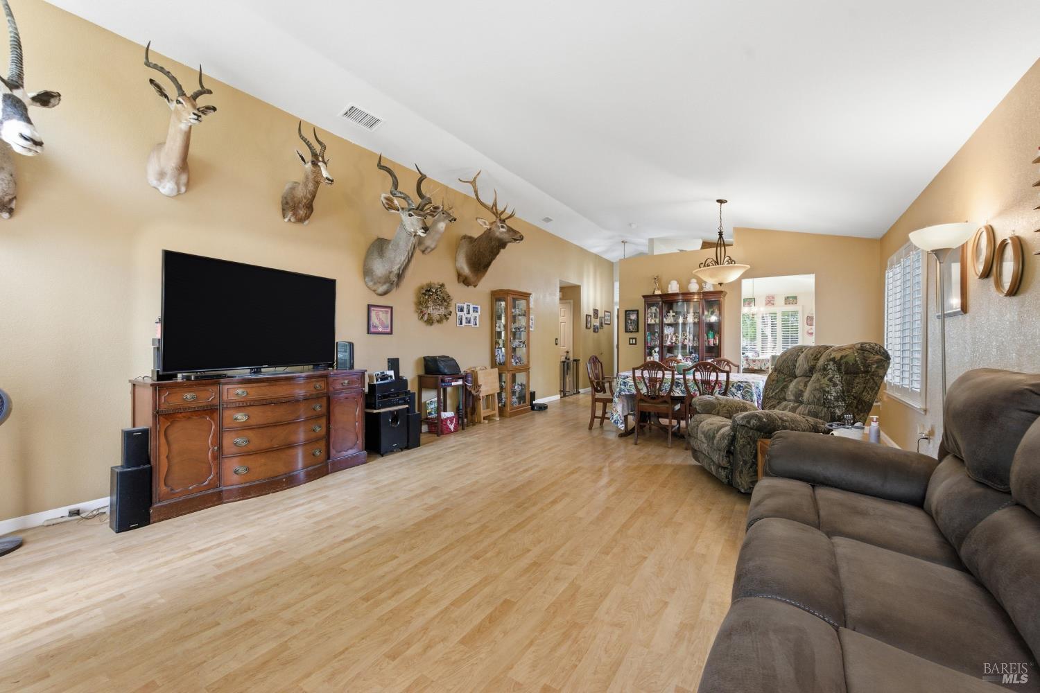 701 Oak Brook Drive Vacaville CA 95687
