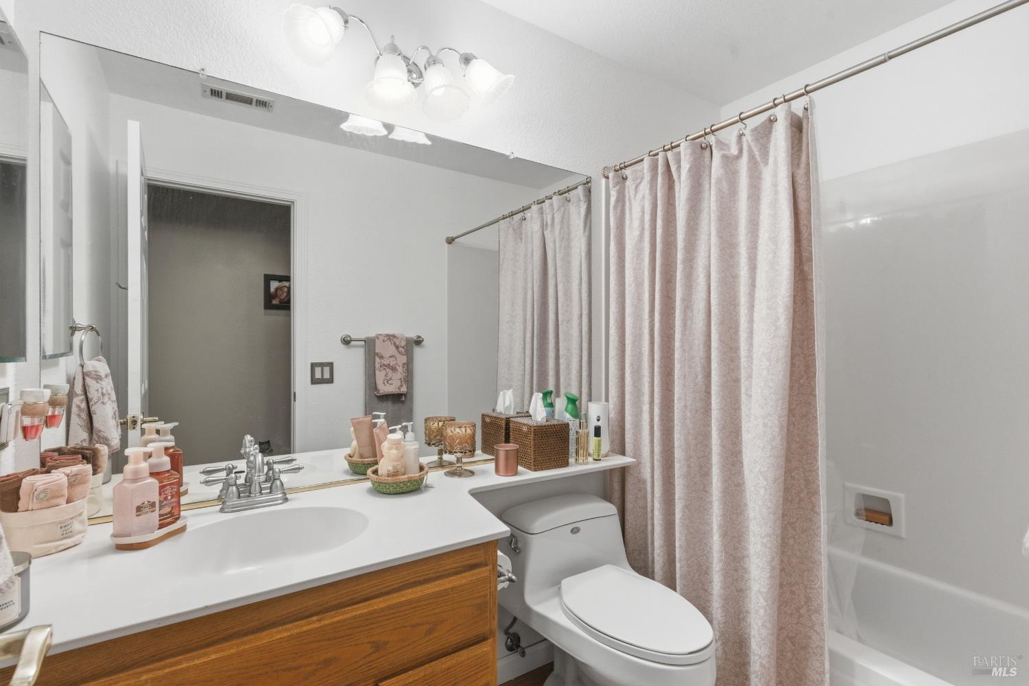 701 Oak Brook Drive Vacaville CA 95687
