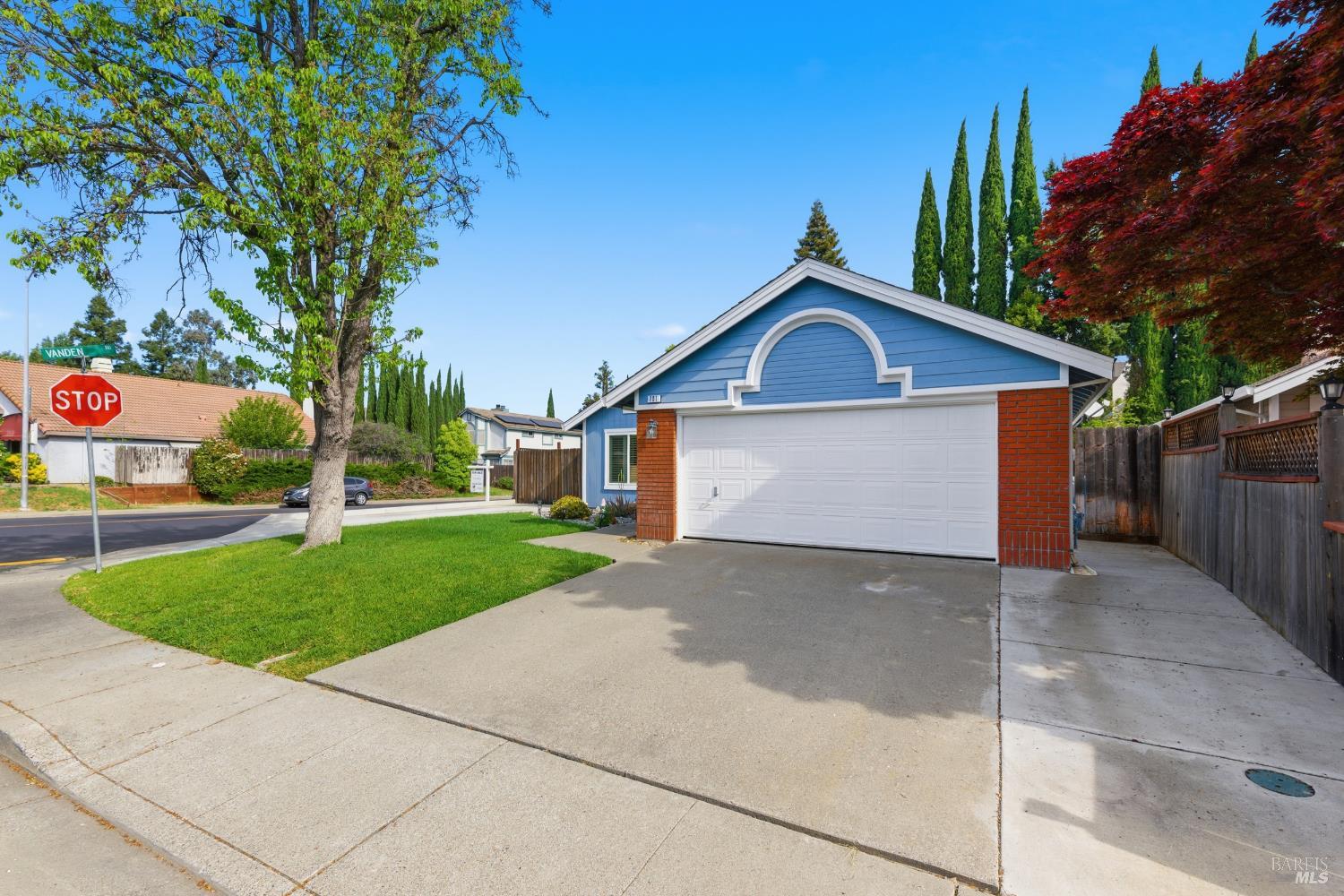 701 Oak Brook Drive Vacaville CA 95687