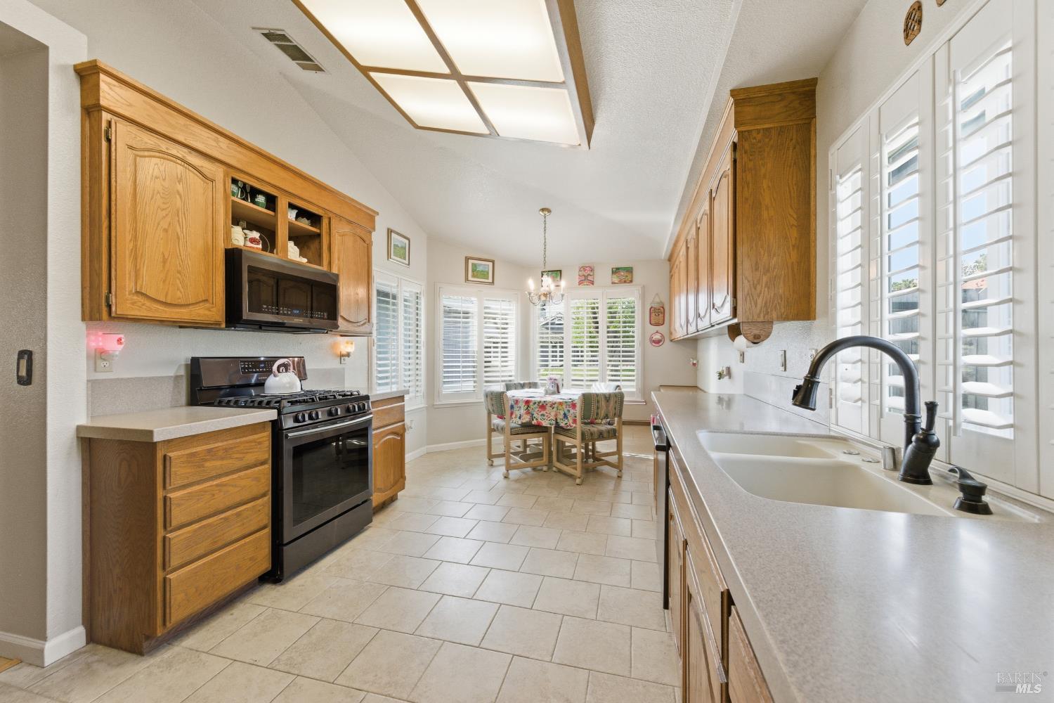 701 Oak Brook Drive Vacaville CA 95687