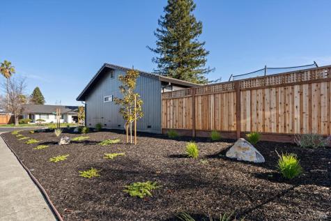 4472 Hollingsworth Circle Rohnert Park CA 94928