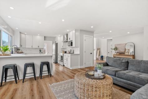 4472 Hollingsworth Circle Rohnert Park CA 94928