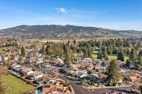 4472 Hollingsworth Circle Rohnert Park CA 94928