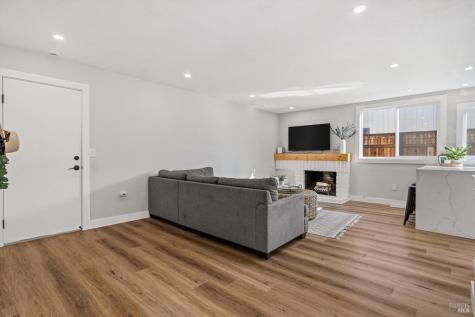 4472 Hollingsworth Circle Rohnert Park CA 94928