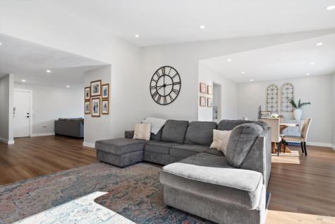 4472 Hollingsworth Circle Rohnert Park CA 94928