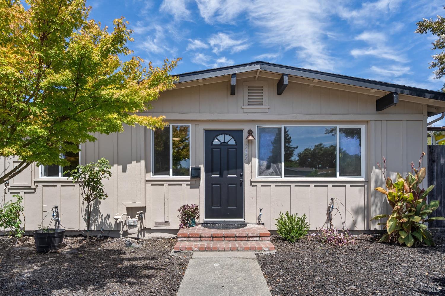 745 Camellia Court Santa Rosa CA 95407