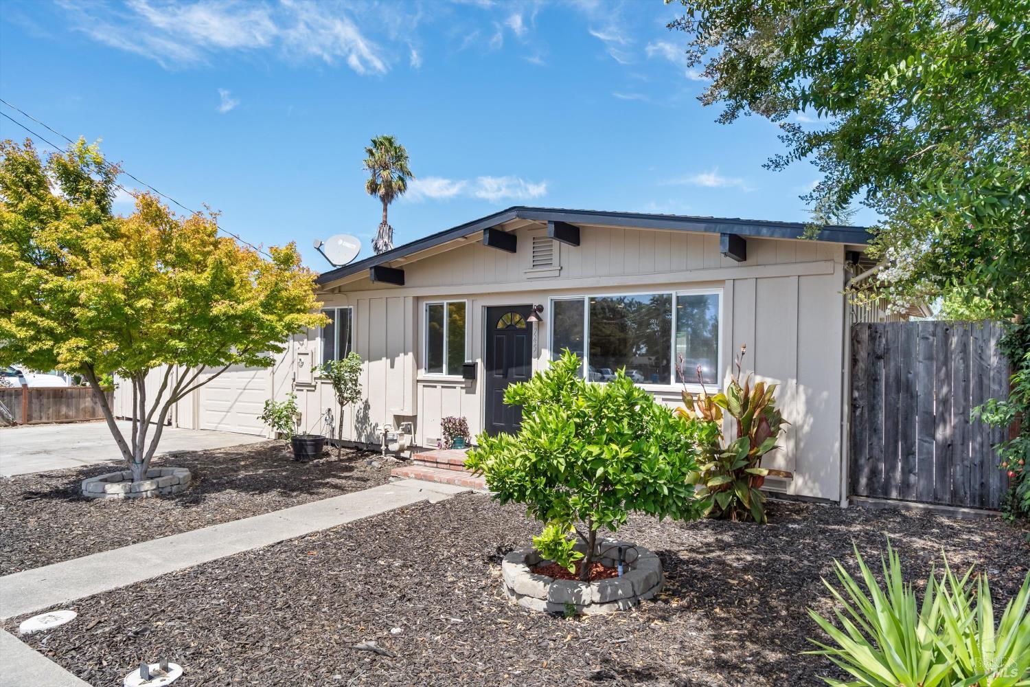 745 Camellia Court Santa Rosa CA 95407