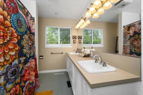 1682 Peterson Lane Santa Rosa CA 95403