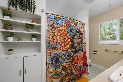 1682 Peterson Lane Santa Rosa CA 95403