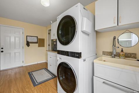 1682 Peterson Lane Santa Rosa CA 95403