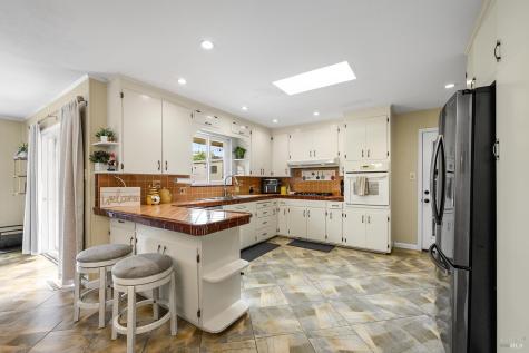 1682 Peterson Lane Santa Rosa CA 95403