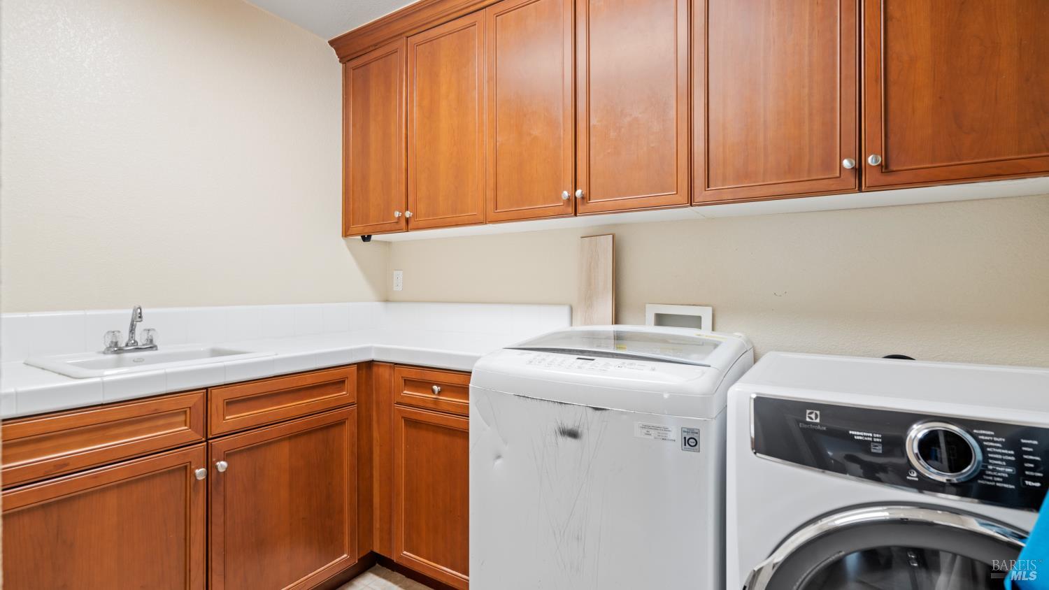 2011 Bellaterra Court Santa Rosa CA 95404