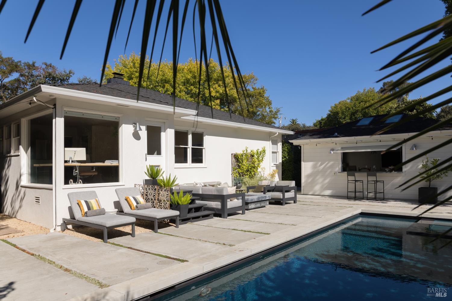 582 3rd Street E Sonoma CA 95476