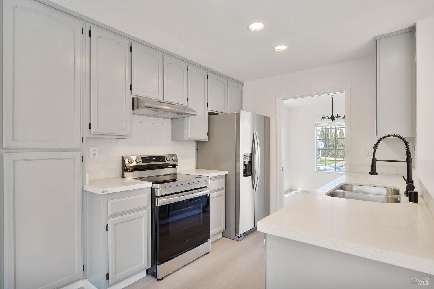 948 Shadywood Circle Suisun City CA 94585