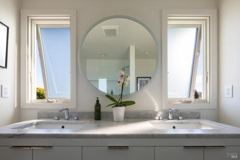 160 Montego Key Novato CA 94949