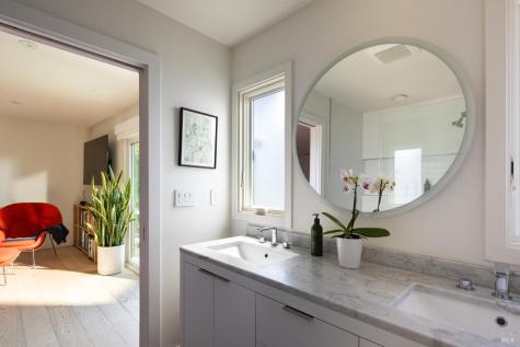 160 Montego Key Novato CA 94949