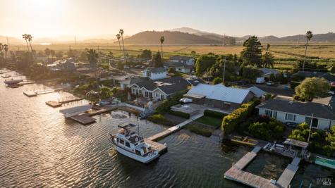 160 Montego Key Novato CA 94949