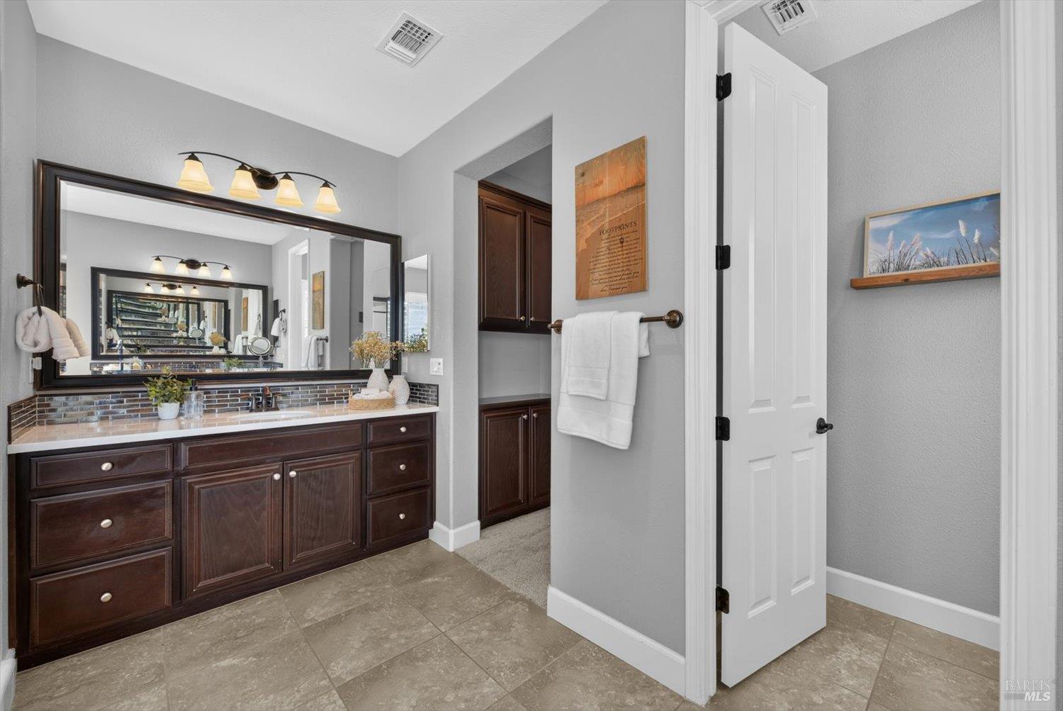 1043 Green Leaf Court Vacaville CA 95688