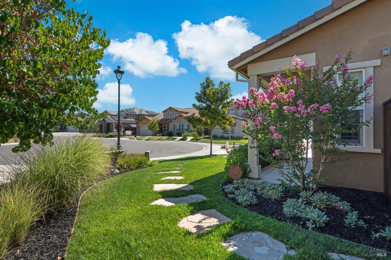 1043 Green Leaf Court Vacaville CA 95688