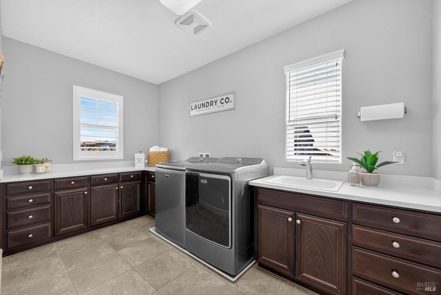 1043 Green Leaf Court Vacaville CA 95688