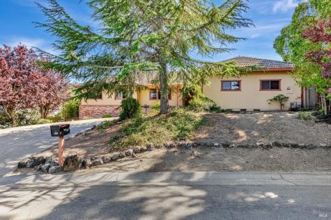 831 March Avenue Healdsburg CA 95448