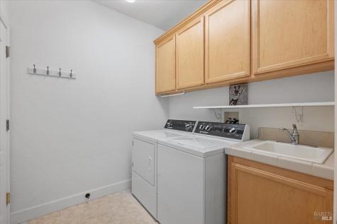 290 Appaloosa Trail Healdsburg CA 95448