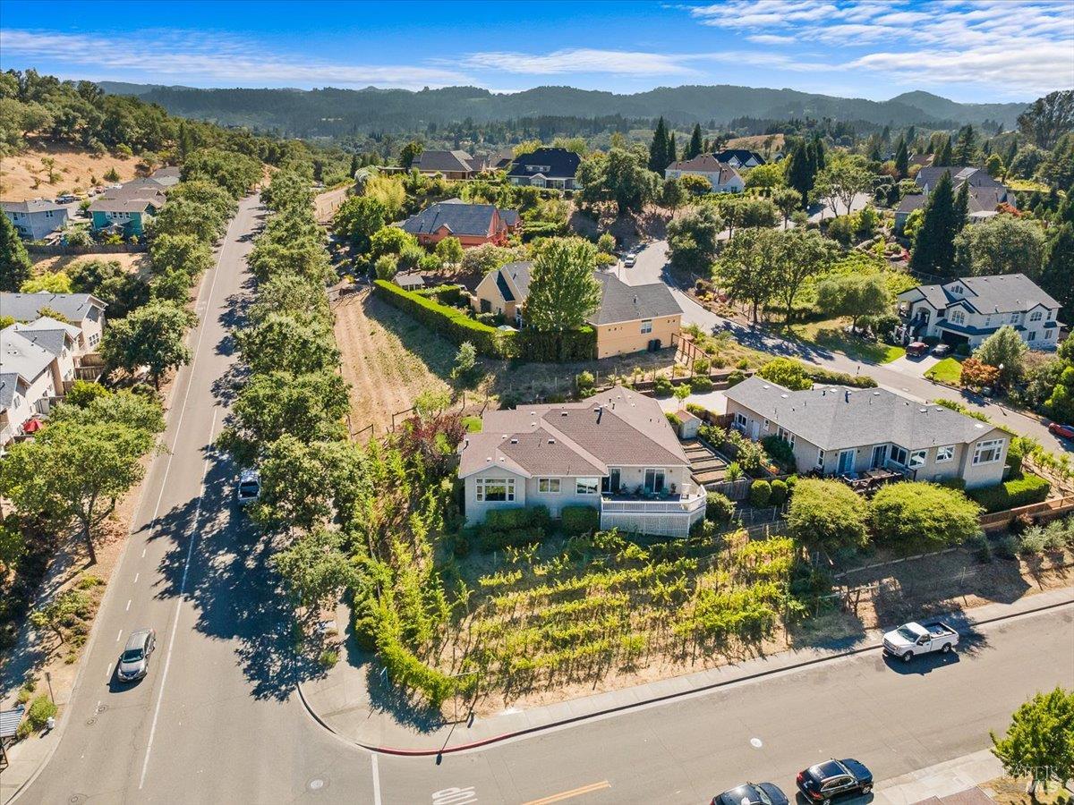 290 Appaloosa Trail Healdsburg CA 95448