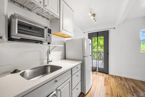 9870 River Road Forestville CA 95436
