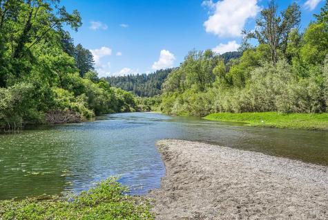 9870 River Road Forestville CA 95436