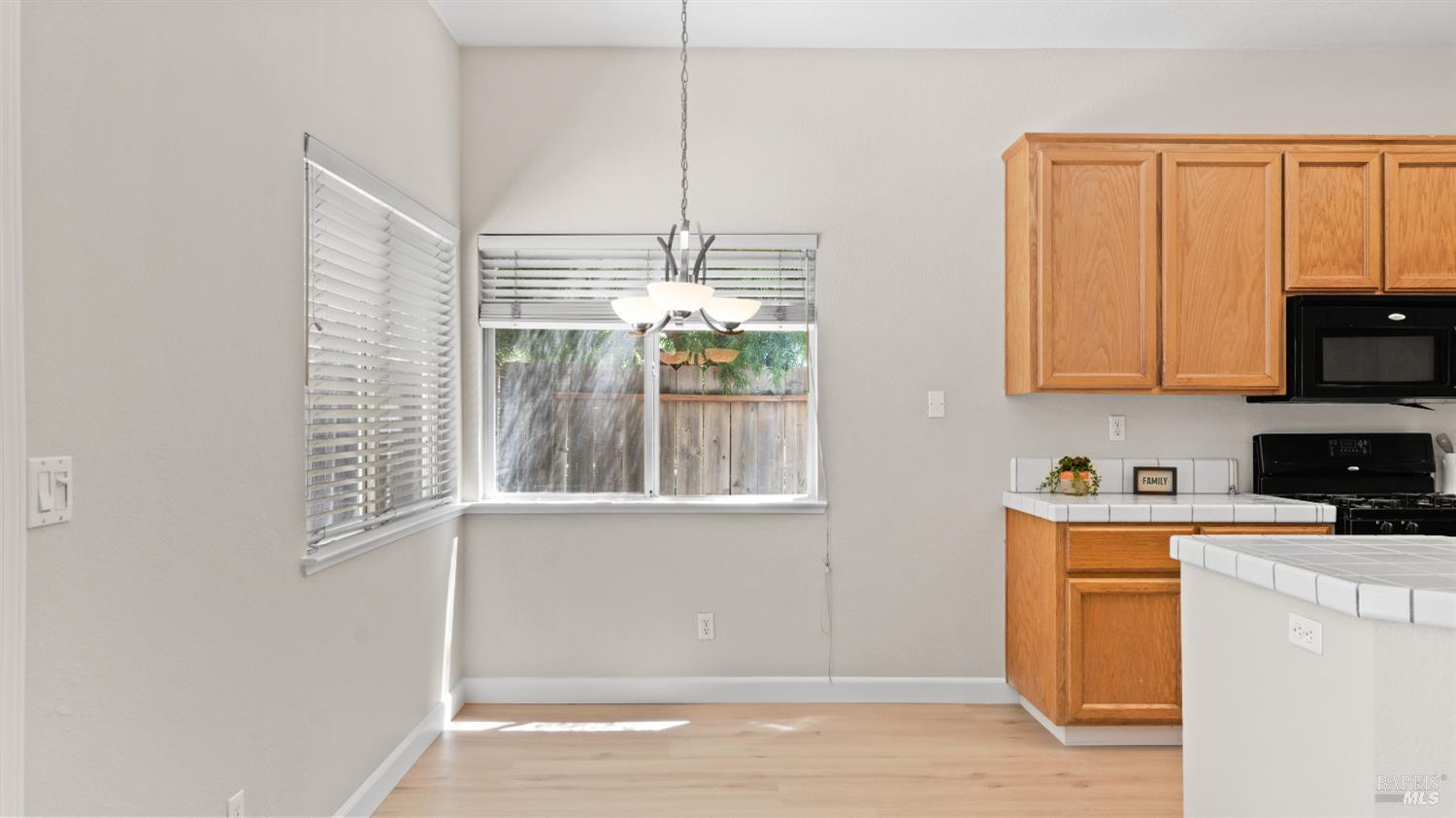355 Sun Valley Way Vacaville CA 95688