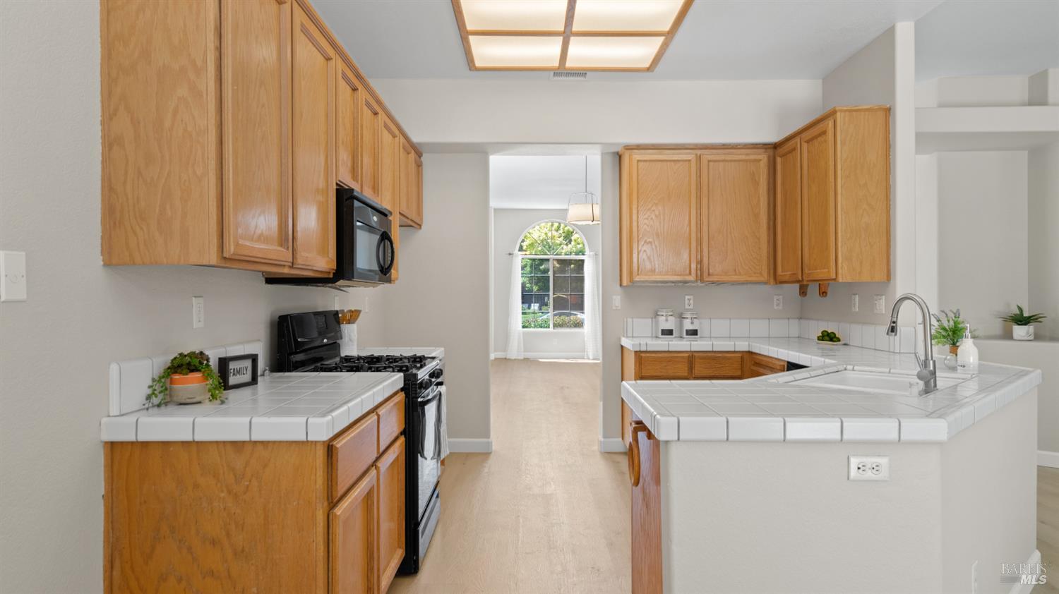 355 Sun Valley Way Vacaville CA 95688