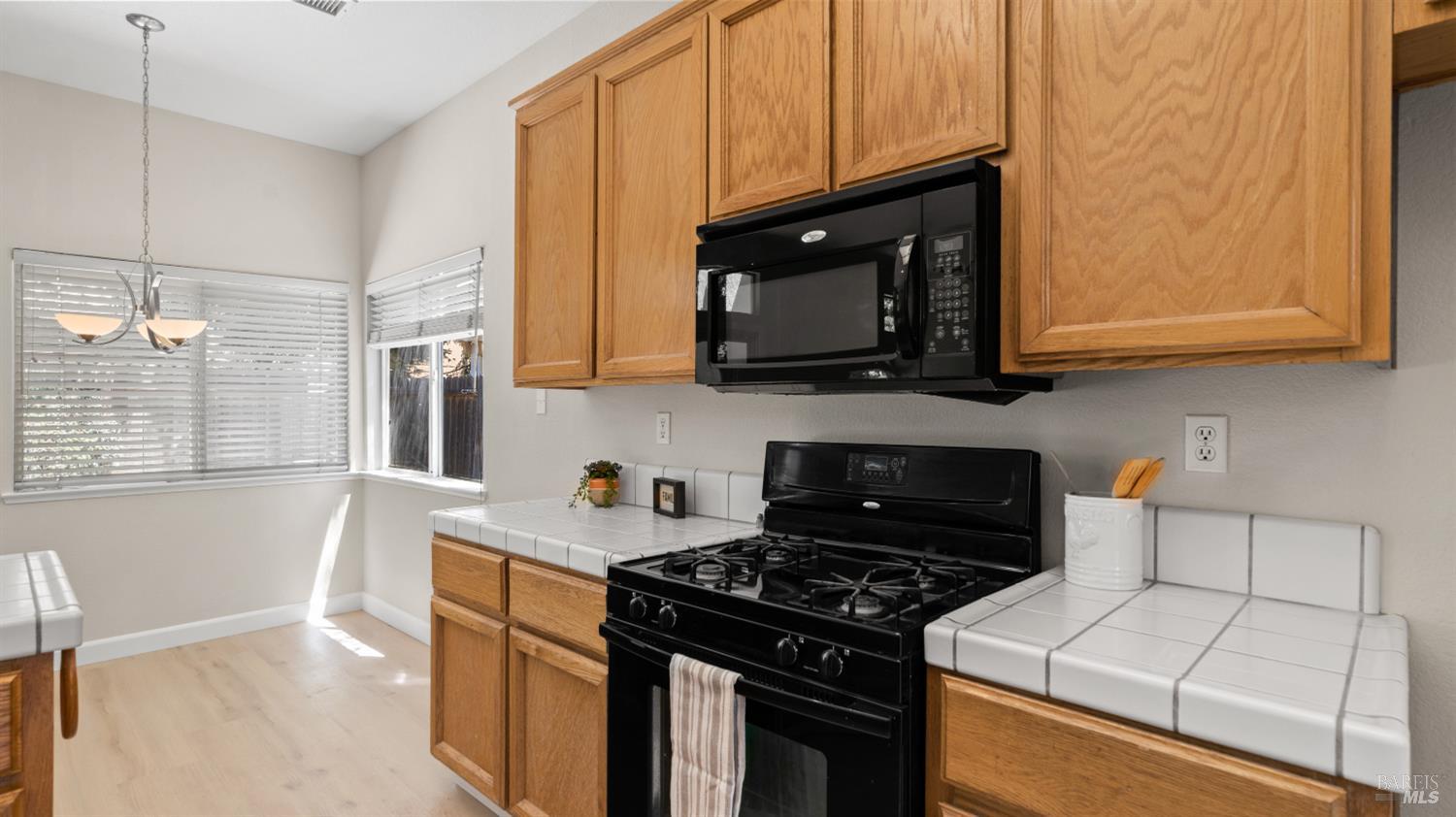 355 Sun Valley Way Vacaville CA 95688