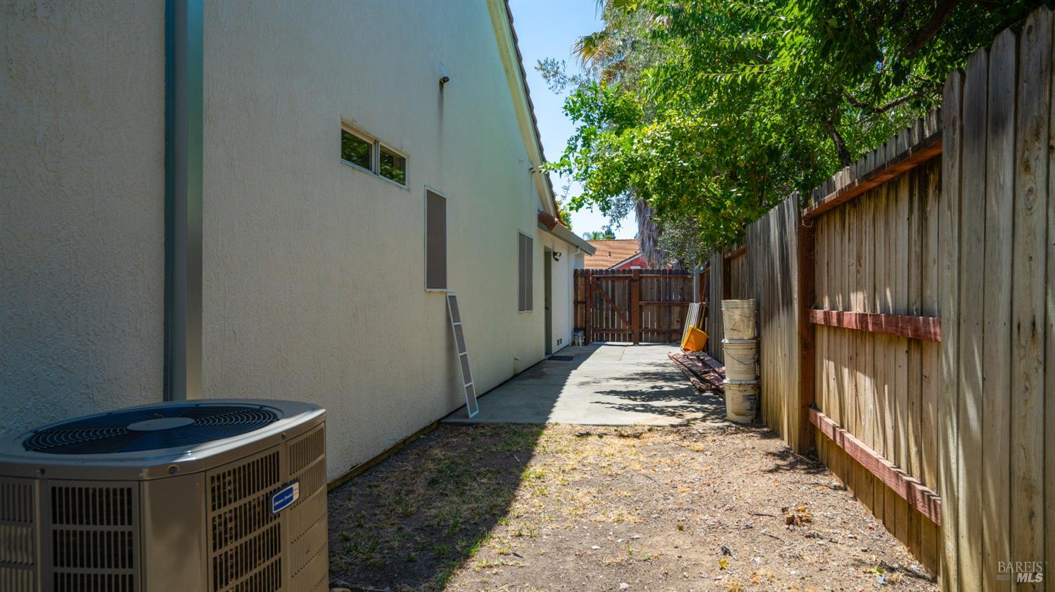 355 Sun Valley Way Vacaville CA 95688
