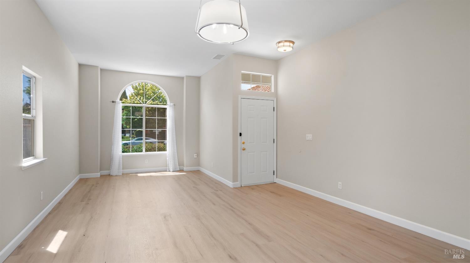355 Sun Valley Way Vacaville CA 95688