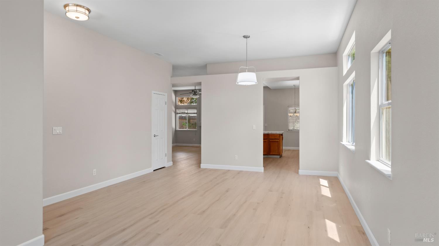 355 Sun Valley Way Vacaville CA 95688