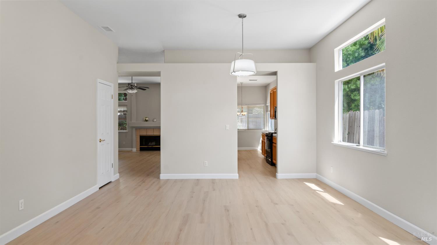 355 Sun Valley Way Vacaville CA 95688