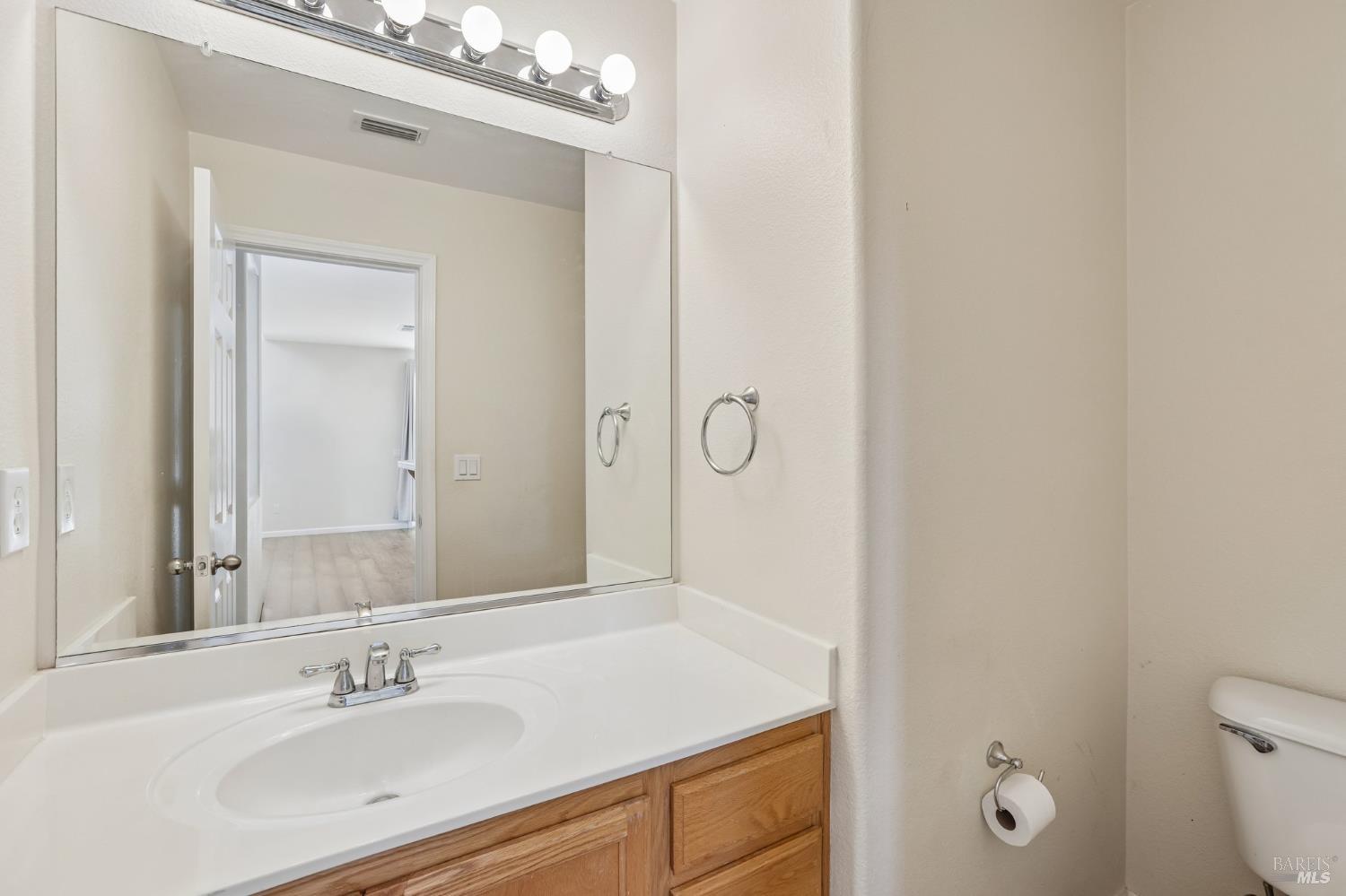 2206 Cox Lane Fairfield CA 94533
