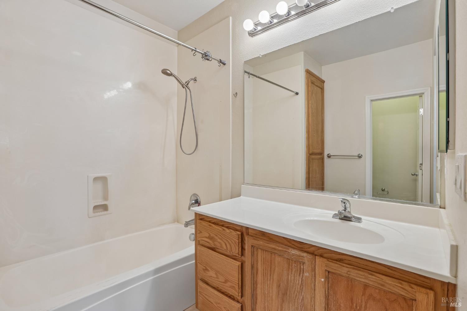 2206 Cox Lane Fairfield CA 94533