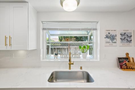 2321 Mandarin Lane Santa Rosa CA 95401