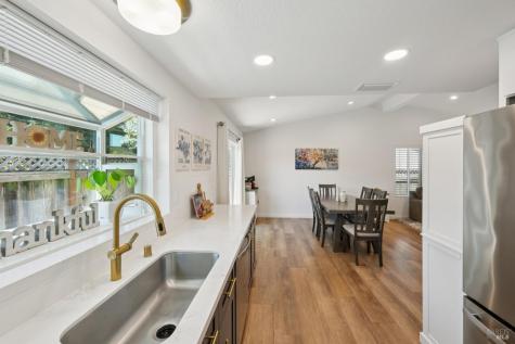 2321 Mandarin Lane Santa Rosa CA 95401