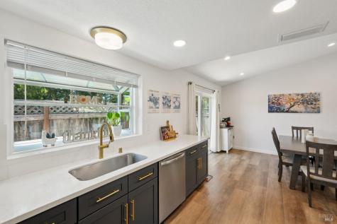 2321 Mandarin Lane Santa Rosa CA 95401