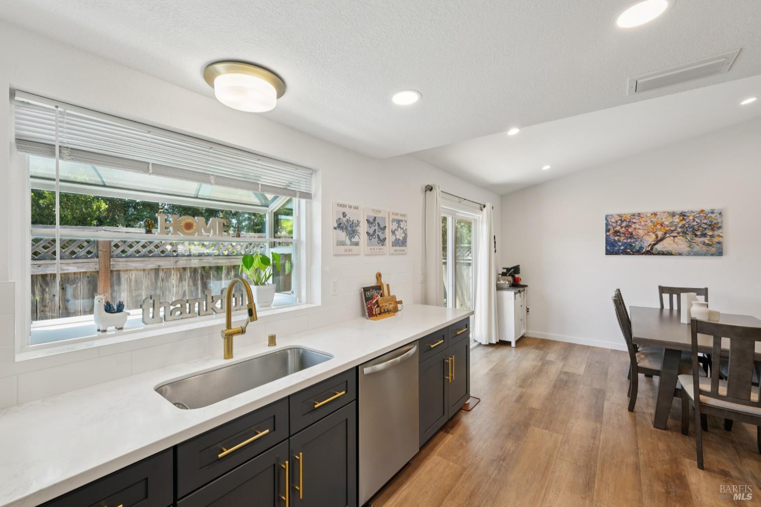 2321 Mandarin Lane Santa Rosa CA 95401