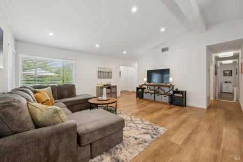 2321 Mandarin Lane Santa Rosa CA 95401