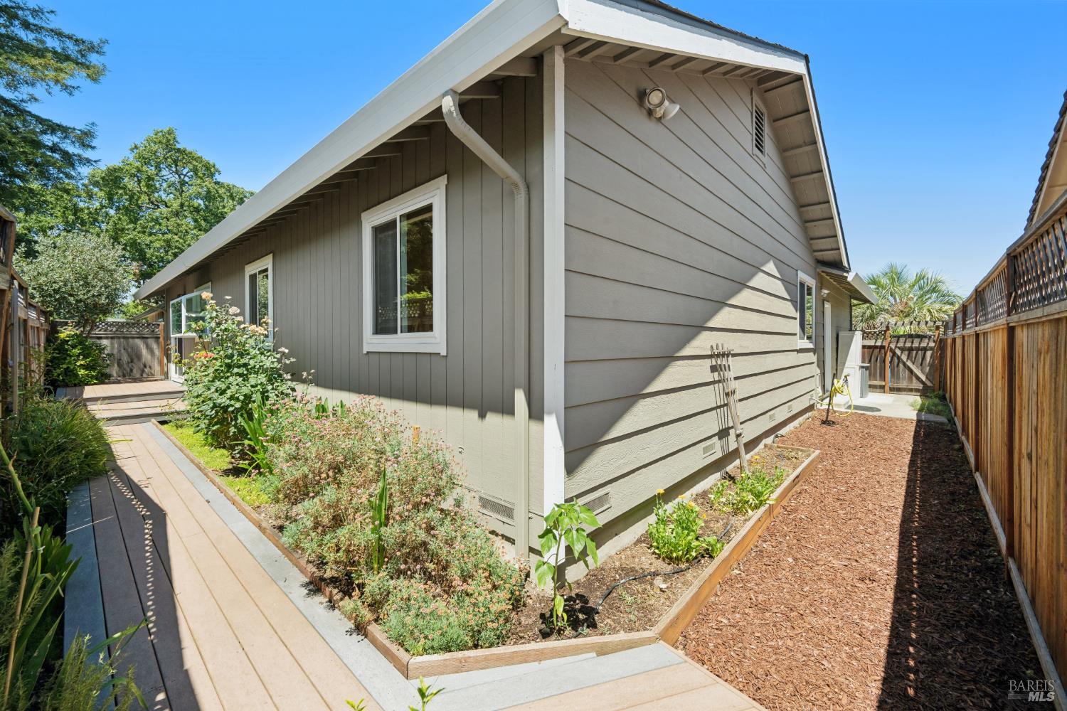 2321 Mandarin Lane Santa Rosa CA 95401