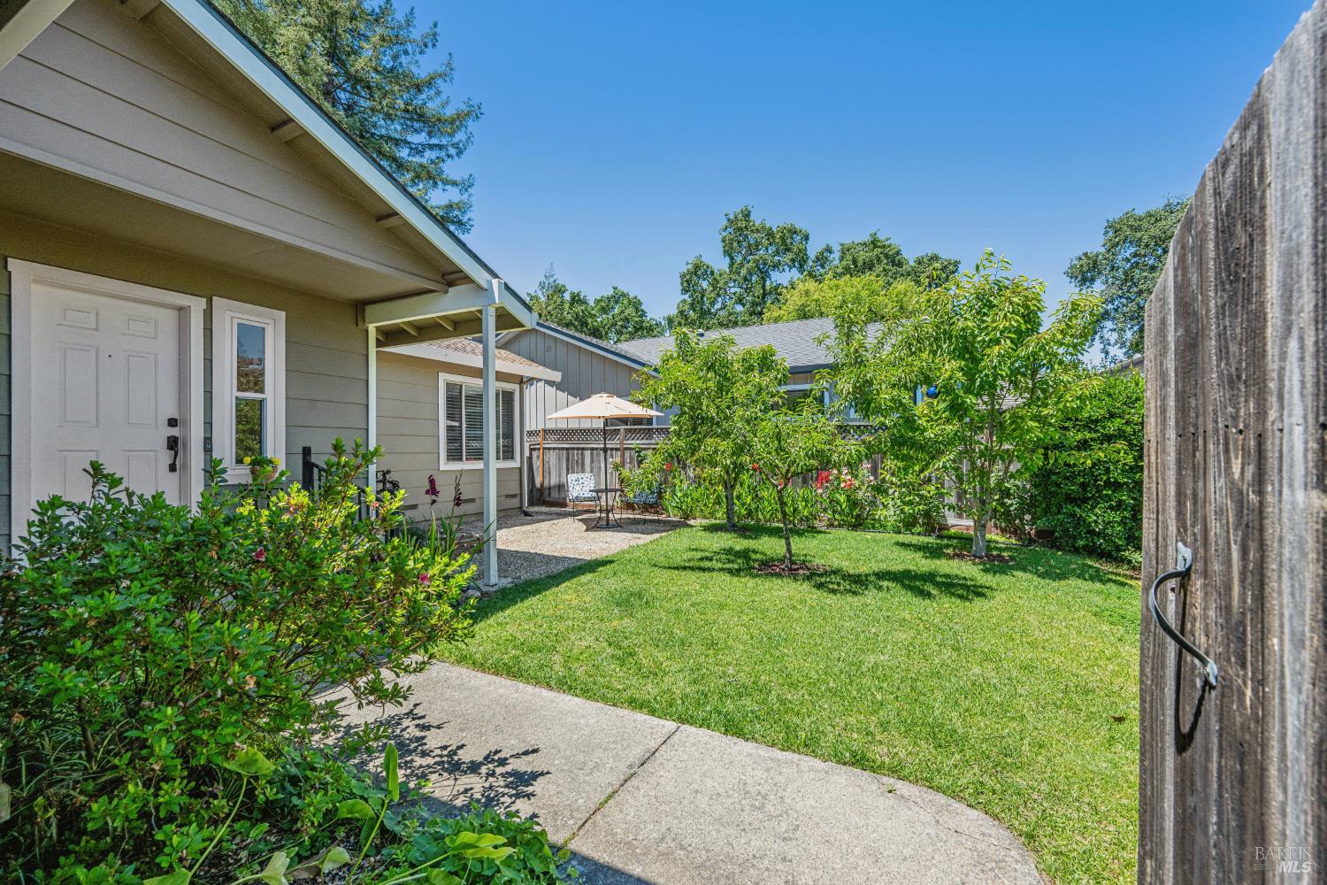 2321 Mandarin Lane Santa Rosa CA 95401