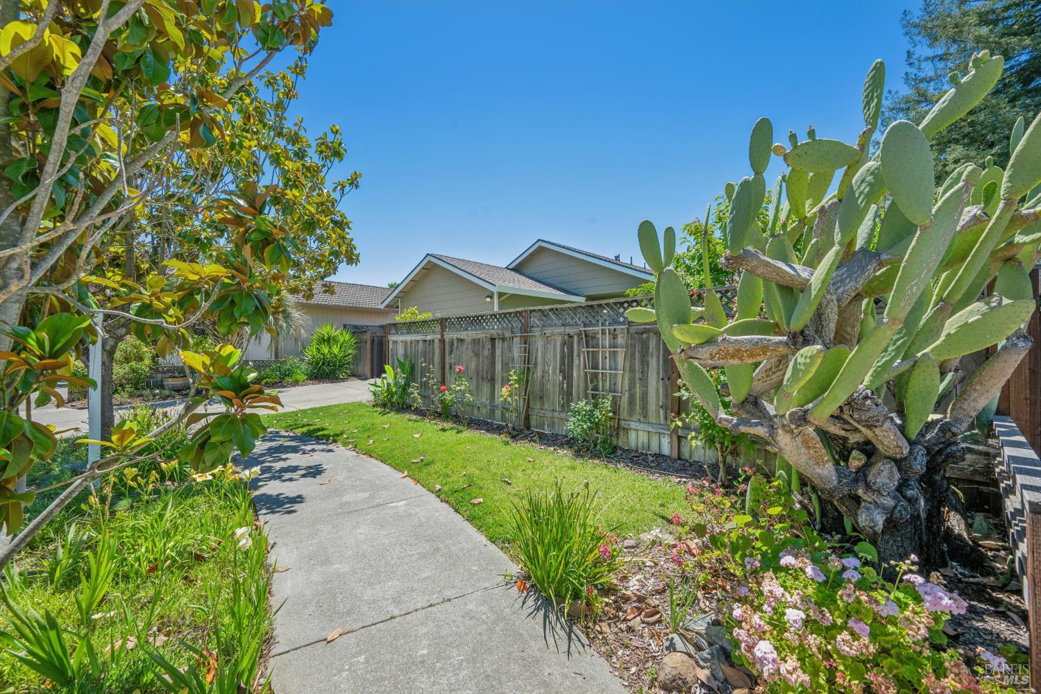 2321 Mandarin Lane Santa Rosa CA 95401
