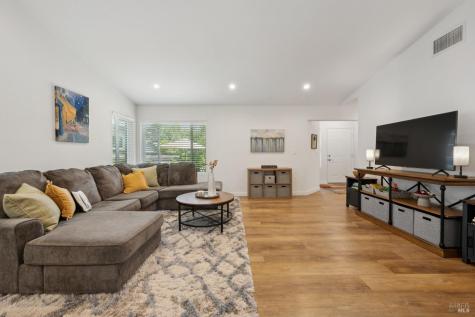 2321 Mandarin Lane Santa Rosa CA 95401