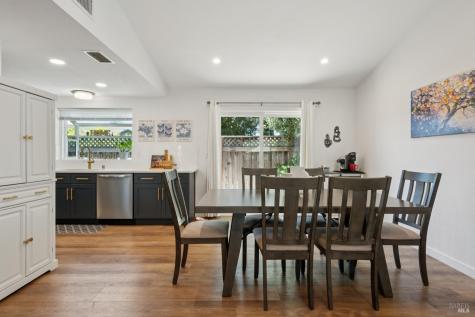 2321 Mandarin Lane Santa Rosa CA 95401