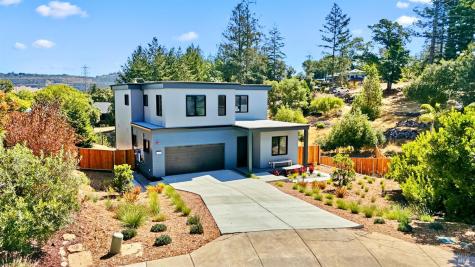 2020 Eagle Court Santa Rosa CA 95403