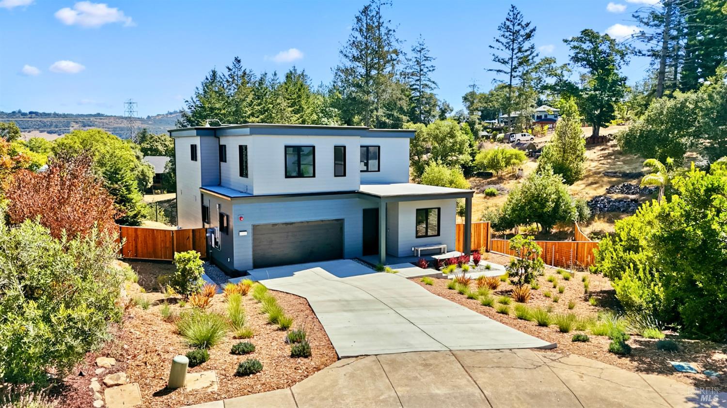 2020 Eagle Court Santa Rosa CA 95403